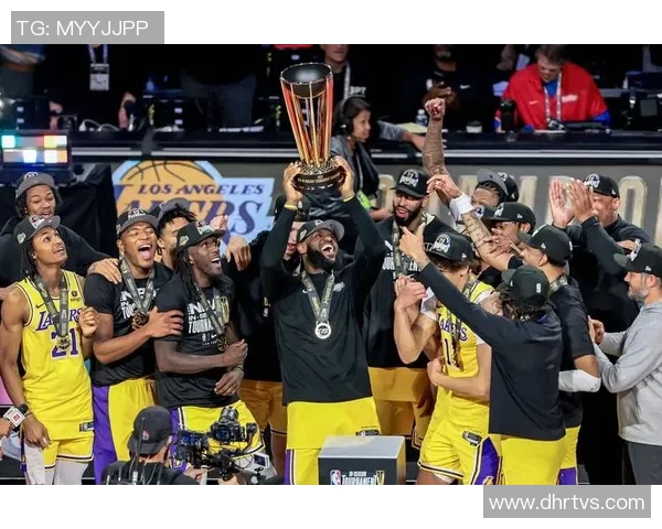 湖人队与雷霆队首发阵容分析及比赛前瞻探讨 湖人队与雷霆队首发阵容分析及比赛前瞻探讨