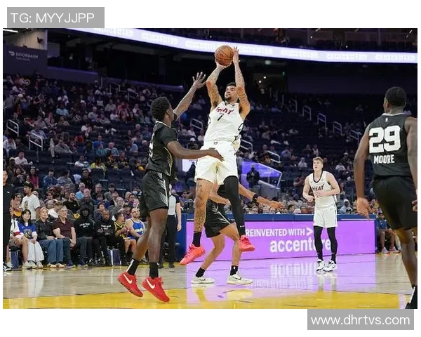 热火与马刺精彩对决重播回顾NBA经典时刻再现球迷热情