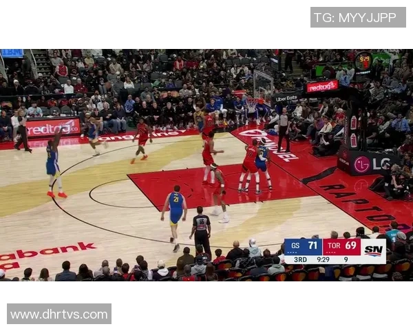 猛龙与勇士激战正酣最新比分揭晓引发球迷热议 猛龙与勇士激战正酣最新比分揭晓引发球迷热议