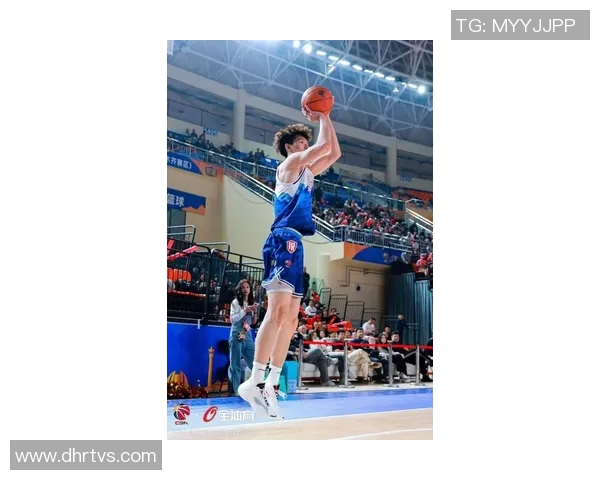 吴冠希：从青年才俊到篮球赛场的领军人物的成长之路