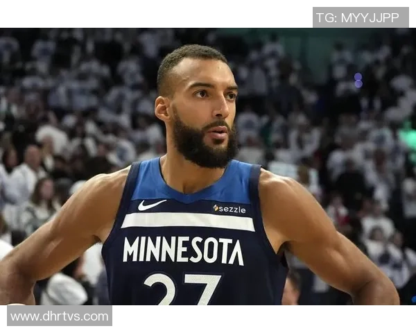 字母哥与戈贝尔的巅峰对决谁能在NBA赛场上笑到最后