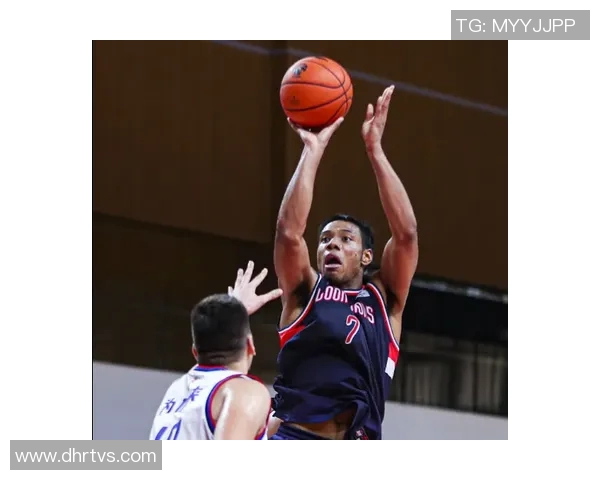 祝铭震的成长之路与未来展望：从青涩少年到篮球新星的蜕变与挑战