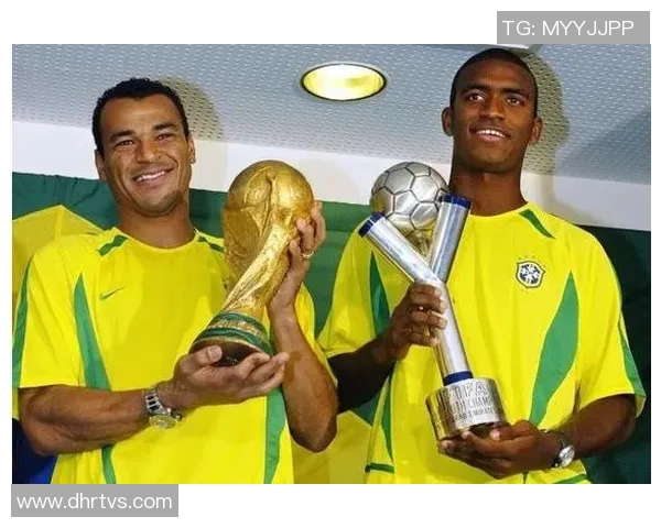 莱奥的传奇之路：从初出茅庐到世界足球巨星的成长历程