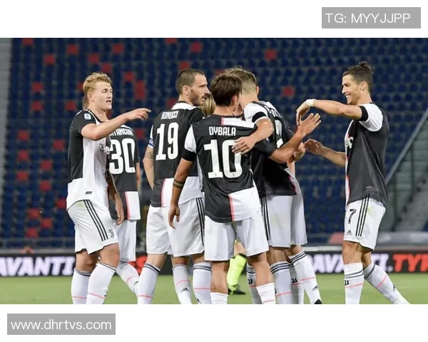 巴塞罗那与尤文图斯巅峰对决海报展现足球激情与荣耀