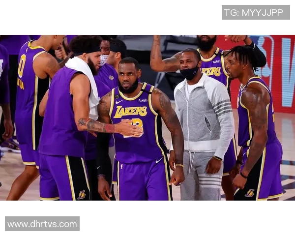 快船与湖人夏季赛精彩对决回顾球星表现与战术分析全景呈现