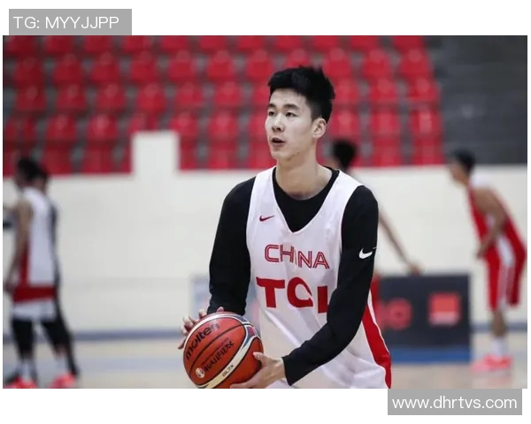 郭昊文：从篮球新星到职业生涯的璀璨之路探索与成长